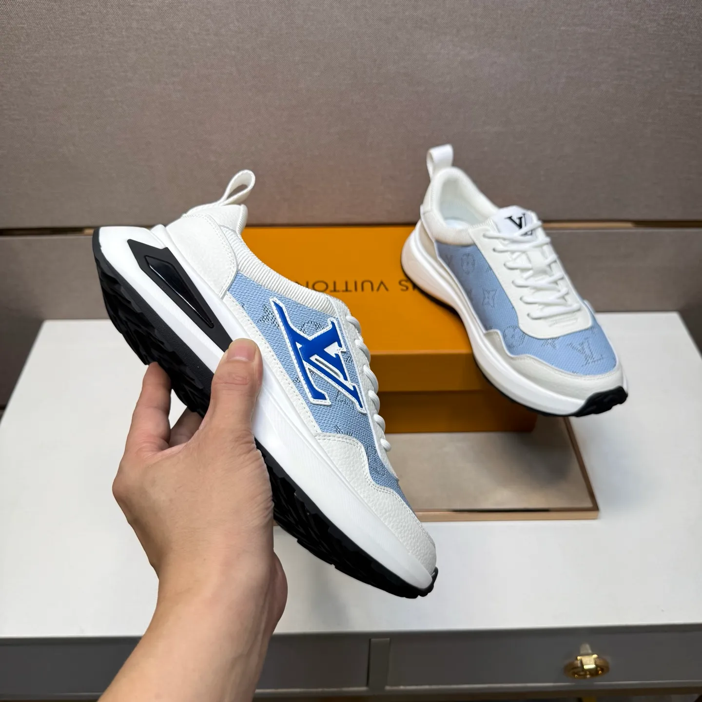 Men's men's shoes 💰pp462【LV～】men's casual shoes 2025z cabinet sales simultaneously 🔶Size: 38-44 #️⃣ 🔷3 colors🔜The upper is made of multi-material splicing➕Mesh lining, comfortable and breathable, sole: original comfortable and wear-resistant outsole, ⚠️real thing📱photographed🎬real thing is better📢📢📢